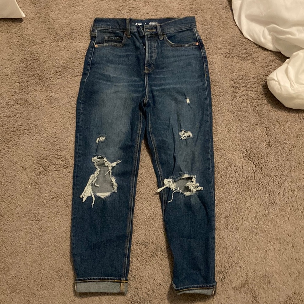 Old navy sky hi straight jeans- distressed. Size 2